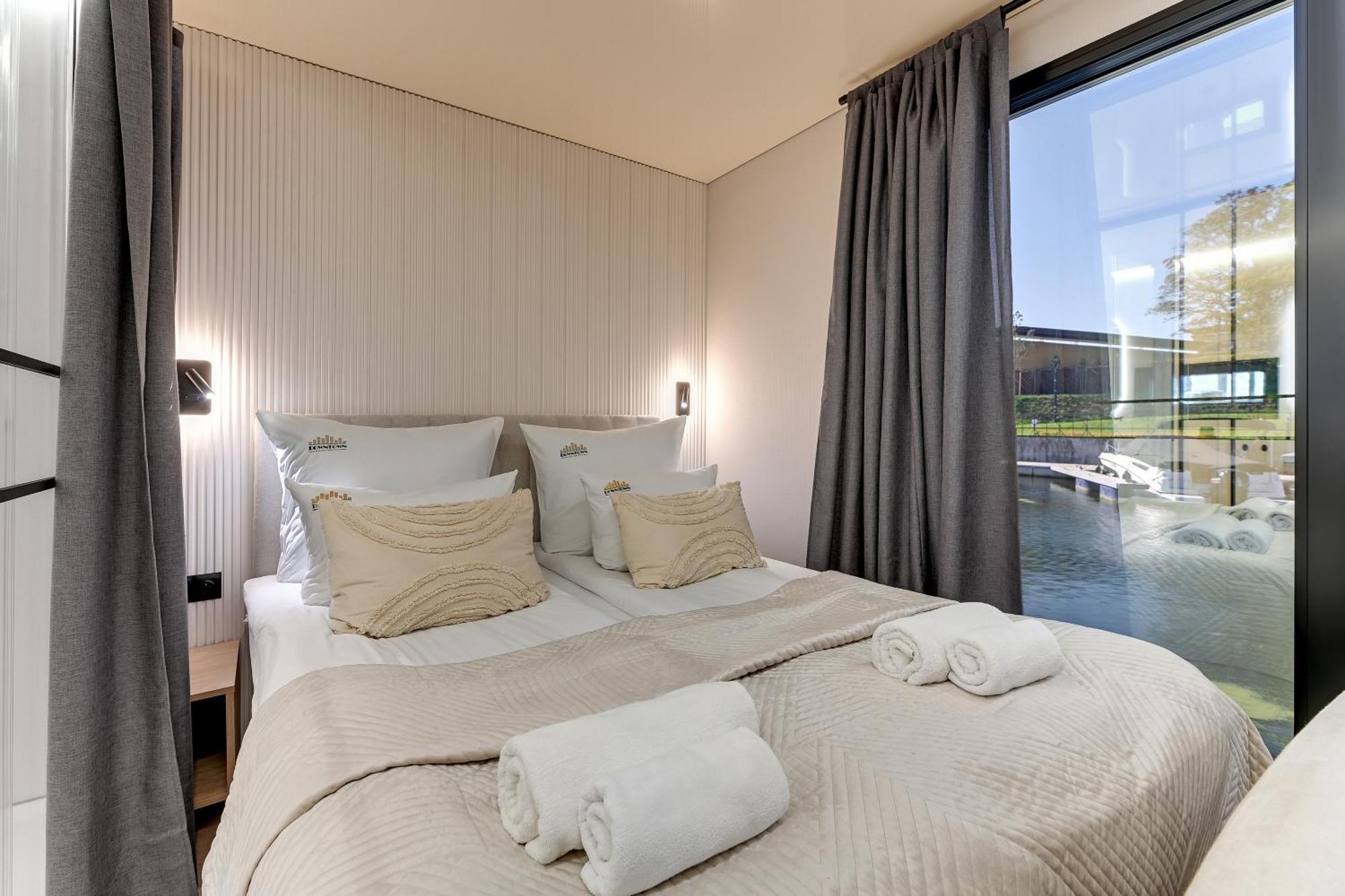 Domy Na Wodzie - La Mare Motlava Houseboats With Sauna By Downtown Apartments Γκντανσκ Εξωτερικό φωτογραφία