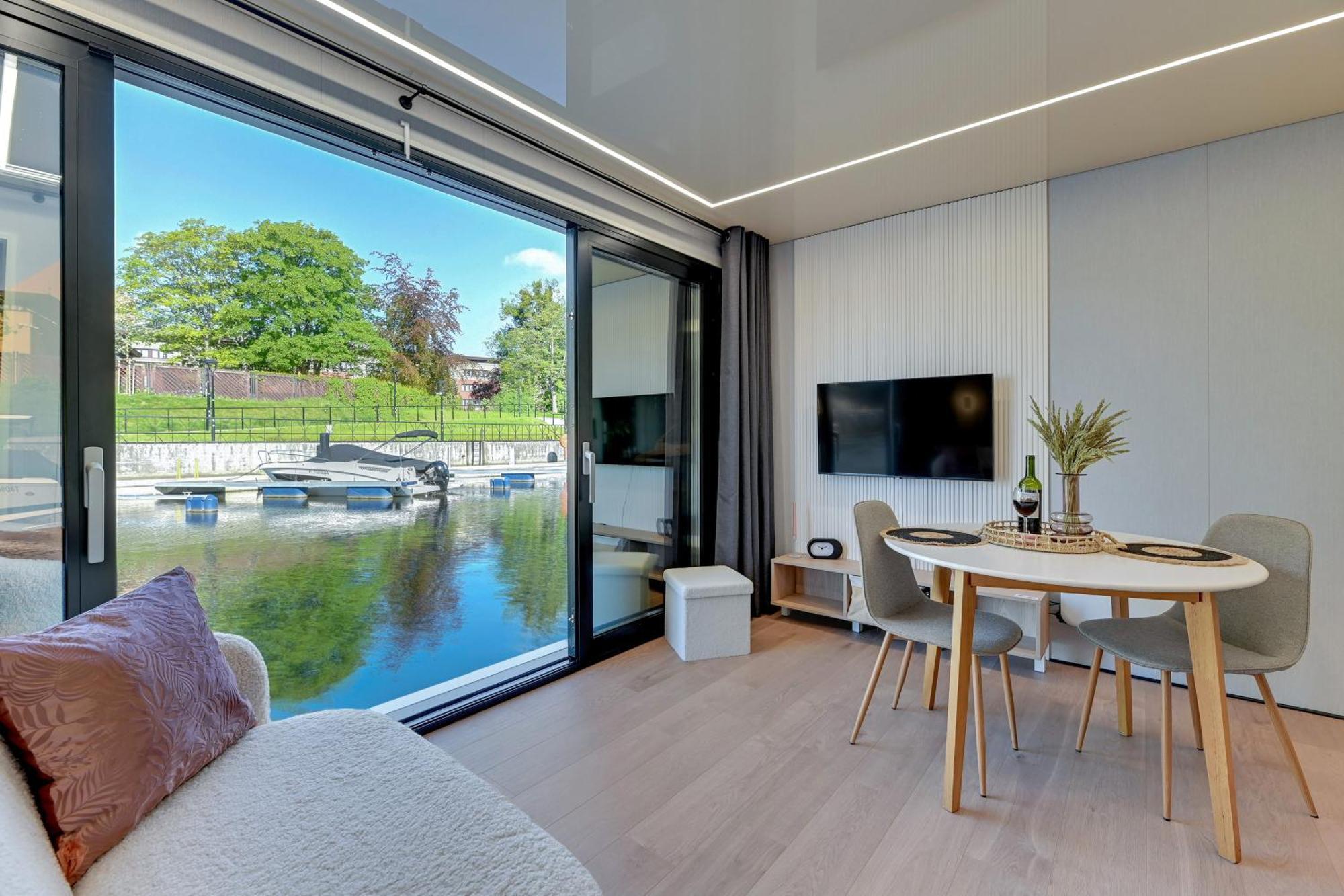 Domy Na Wodzie - La Mare Motlava Houseboats With Sauna By Downtown Apartments Γκντανσκ Εξωτερικό φωτογραφία