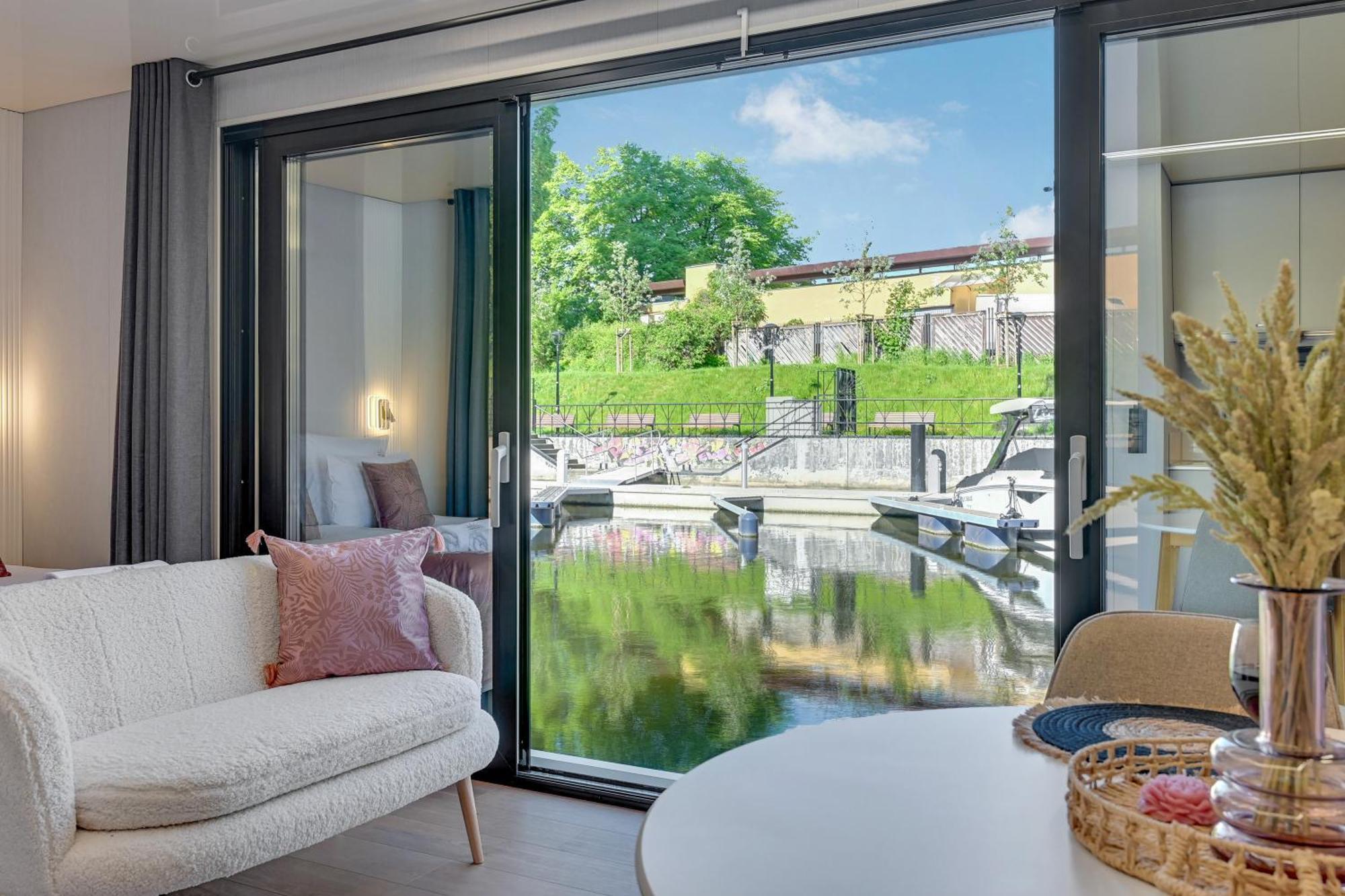 Domy Na Wodzie - La Mare Motlava Houseboats With Sauna By Downtown Apartments Γκντανσκ Εξωτερικό φωτογραφία