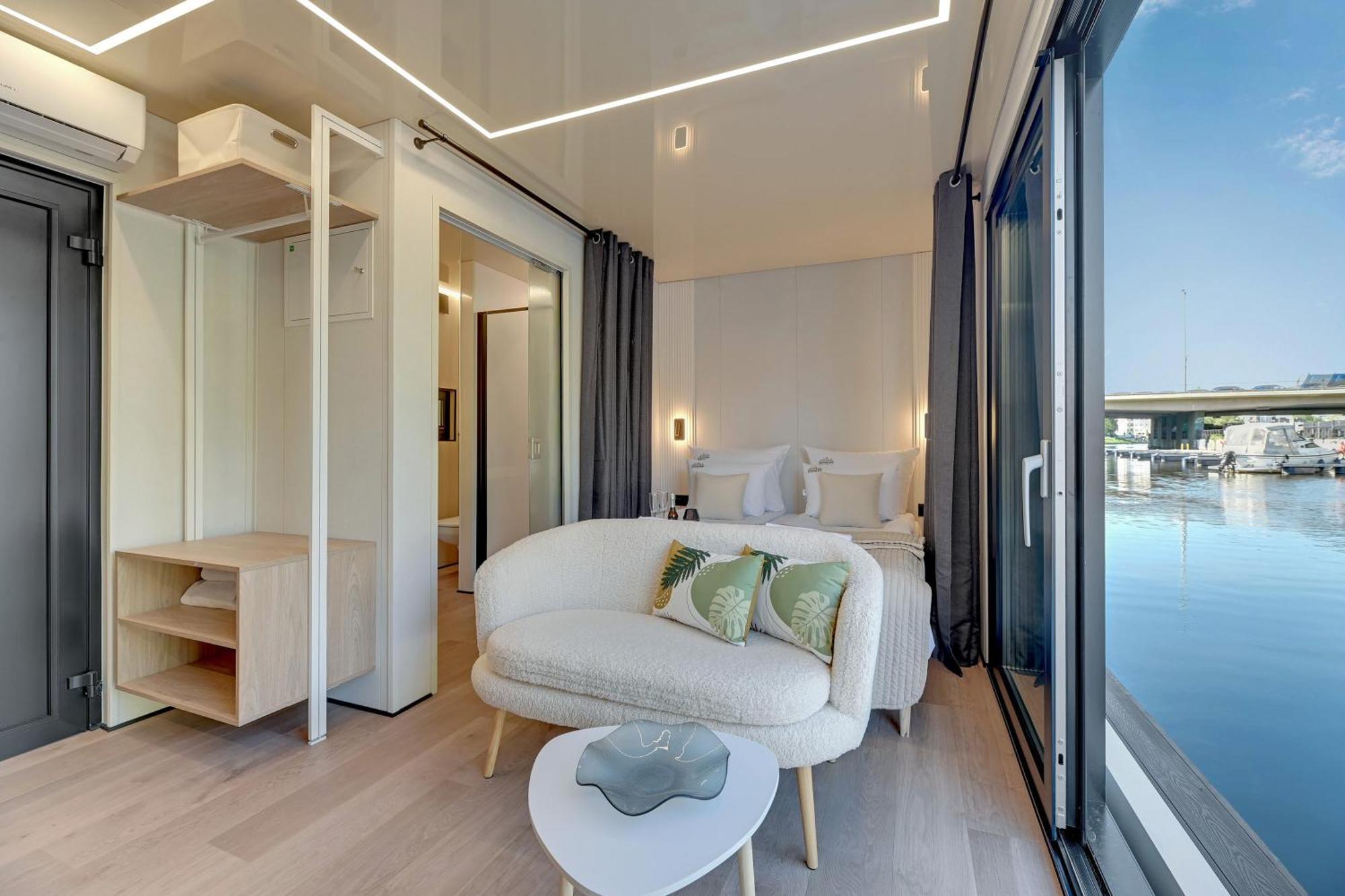 Domy Na Wodzie - La Mare Motlava Houseboats With Sauna By Downtown Apartments Γκντανσκ Δωμάτιο φωτογραφία